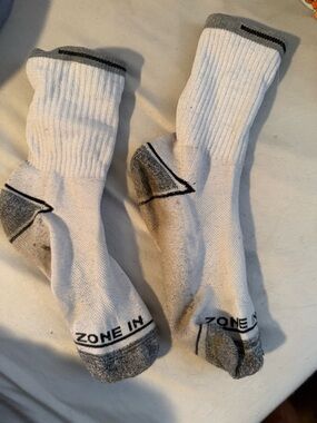 Zone In Crew Socks White/Gray – Men’s 8–12 – Athletic Socks